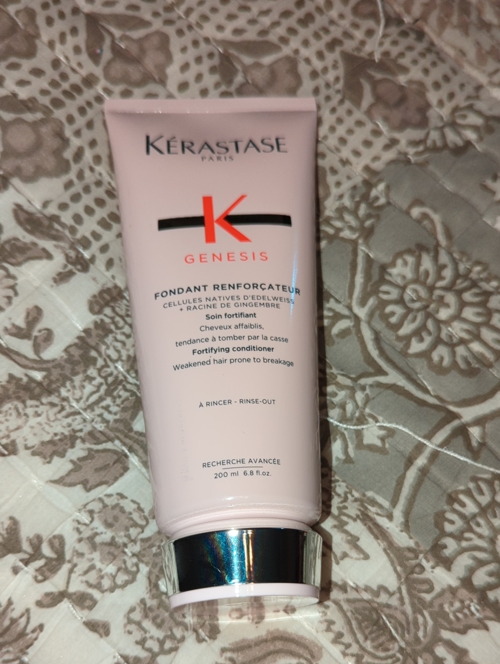 Kerastase Genesis Fortifying Conditioner Pink and Silver Tube